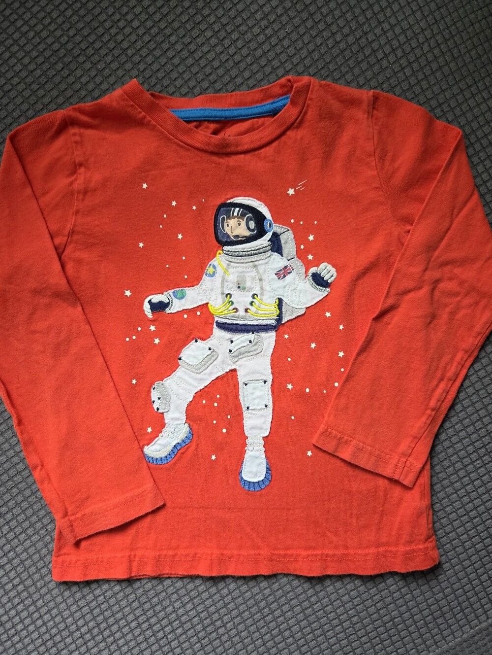 Mini Boden Red Long-Sleeve Tee with White Astronaut Applique 4-5Y